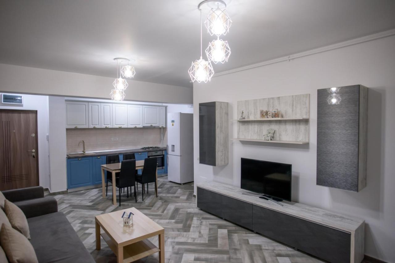 C&Y Zev Apartments ママイア エクステリア 写真