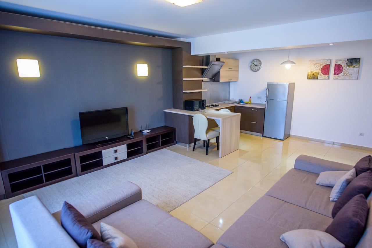 C&Y Zev Apartments ママイア エクステリア 写真